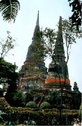 WatPhanonChoeng-Chedi2.jpg